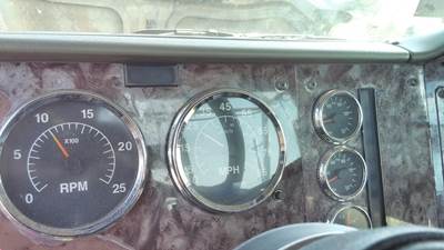 International 9200i Instrument Panel Cluster