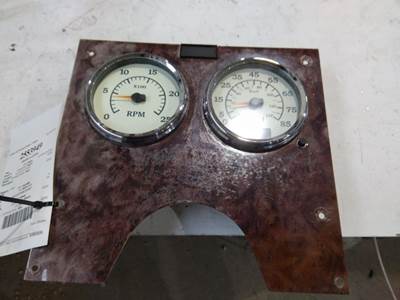 International 9200i Left Instrument Panel Cluster