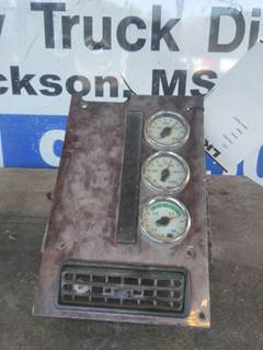 International 9200i Instrument Panel Cluster