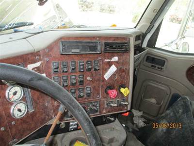 International 9400i Right Instrument Panel Cluster