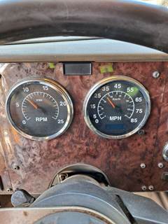 International 9400i Instrument Panel Cluster