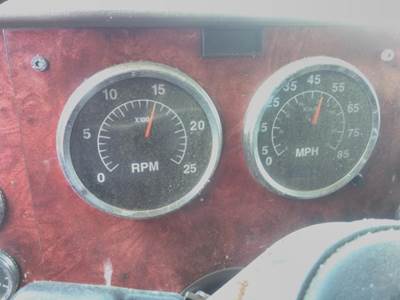 International 9400i Instrument Panel Cluster