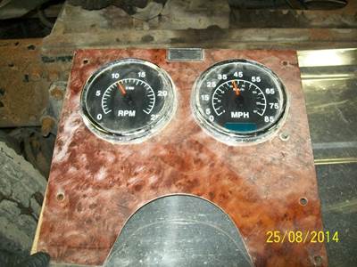 International 9400i Instrument Panel Cluster