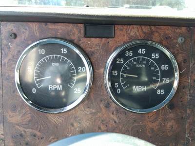 International 9900i Instrument Panel Cluster