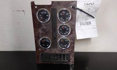 International 9900i Instrument Panel Cluster