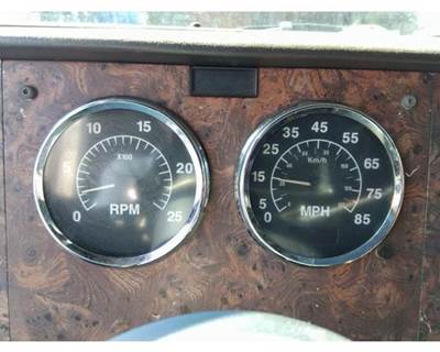 International 9900i Instrument Panel Cluster
