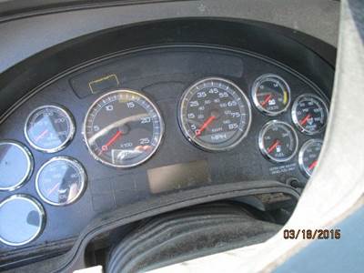 International ProStar Instrument Panel Cluster for a International PROSTAR 122