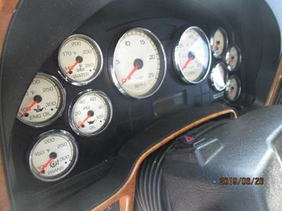 International ProStar Instrument Panel Cluster for a International PROSTAR 122