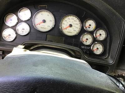 International ProStar Instrument Panel Cluster for a International PROSTAR 122