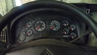 International ProStar Instrument Panel Cluster for a International PROSTAR 122