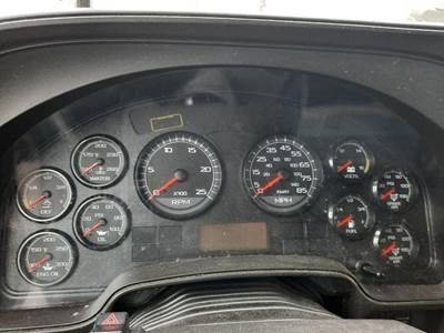 International ProStar Instrument Panel Cluster for a International PROSTAR 122
