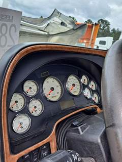 International ProStar Instrument Panel Cluster for a International PROSTAR 122