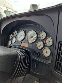 International ProStar Instrument Panel Cluster for a International PROSTAR 122