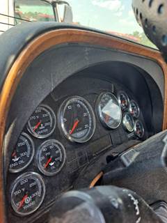 International ProStar Instrument Panel Cluster for a International PROSTAR 122