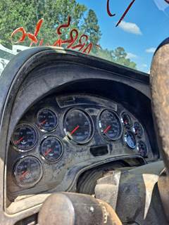 International ProStar Instrument Panel Cluster for a International PROSTAR 122