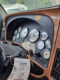 International ProStar Instrument Panel Cluster for a International PROSTAR 122