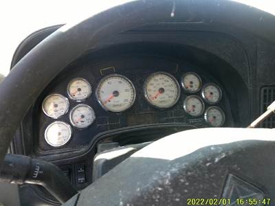 International ProStar Instrument Panel Cluster for a International PROSTAR 122