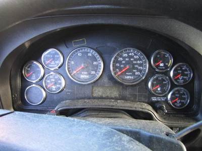 International ProStar Instrument Panel Cluster for a International PROSTAR 122