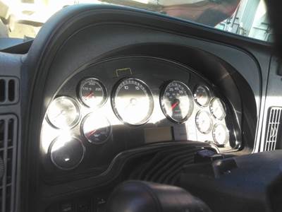 International ProStar Instrument Panel Cluster for a International PROSTAR 122