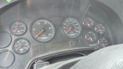 International ProStar Instrument Panel Cluster for a International PROSTAR 122