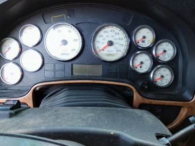 International ProStar Instrument Panel Cluster for a International PROSTAR 122