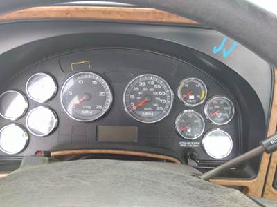 International ProStar Instrument Panel Cluster for a International PROSTAR 122