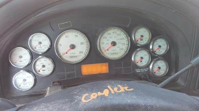 International ProStar Instrument Panel Cluster for a International PROSTAR 122