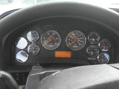 International ProStar Instrument Panel Cluster for a International PROSTAR 122