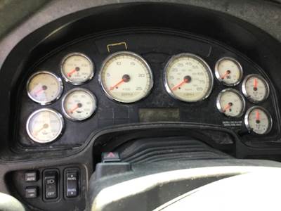 International ProStar Instrument Panel Cluster for a International PROSTAR 122