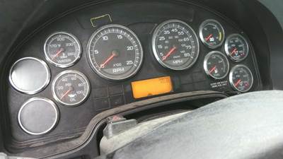 International ProStar Instrument Panel Cluster for a International PROSTAR 122