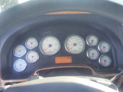 International ProStar Instrument Panel Cluster for a International PROSTAR 122