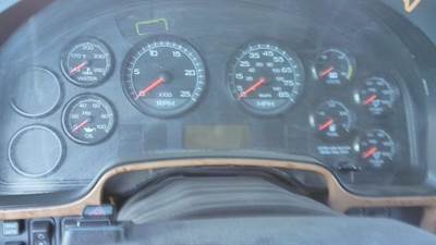 International ProStar Instrument Panel Cluster for a International PROSTAR 122