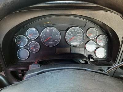 International ProStar Instrument Panel Cluster for a International PROSTAR 122