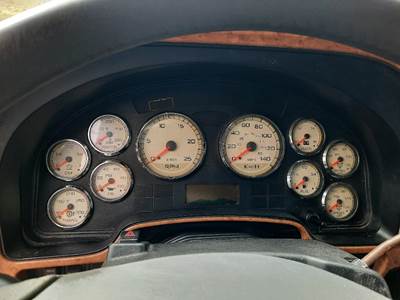 International ProStar Instrument Panel Cluster for a International PROSTAR 122
