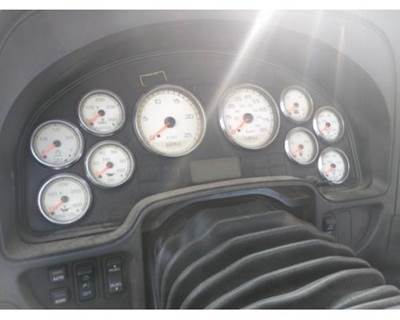 International ProStar Instrument Panel Cluster for a International PROSTAR 122