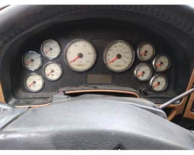International ProStar Instrument Panel Cluster for a International PROSTAR 122