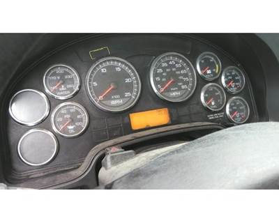 International ProStar Instrument Panel Cluster for a International PROSTAR 122