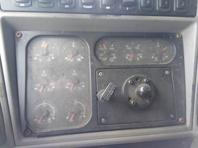 Kenworth T2000 Instrument Panel Cluster