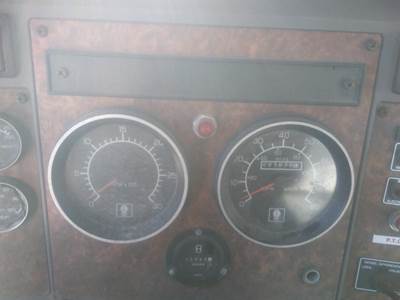 Kenworth T300 Instrument Panel Cluster