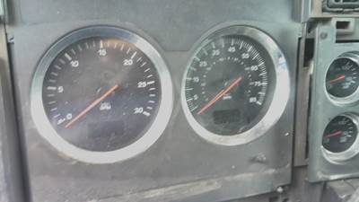 Kenworth T600B Instrument Panel Cluster