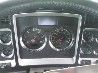 Kenworth T660 Instrument Panel Cluster
