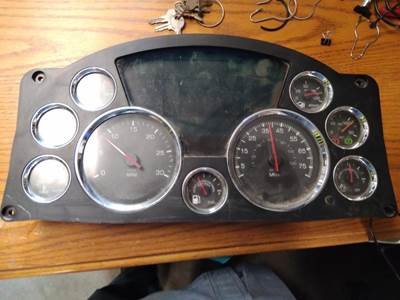 Kenworth T680 Instrument Panel Cluster