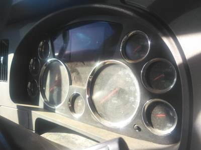 Kenworth T680 Instrument Panel Cluster