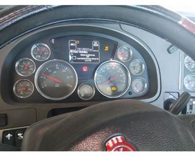 Kenworth T680 Instrument Panel Cluster