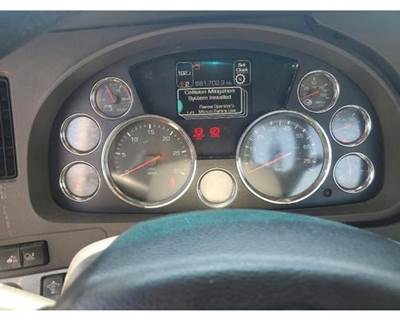 Kenworth T680 Instrument Panel Cluster