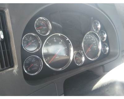 Kenworth T680 Left Instrument Panel Cluster