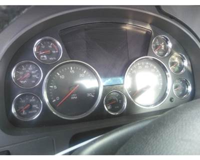 Kenworth T680 Instrument Panel Cluster