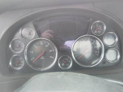 Kenworth T880 Instrument Panel Cluster