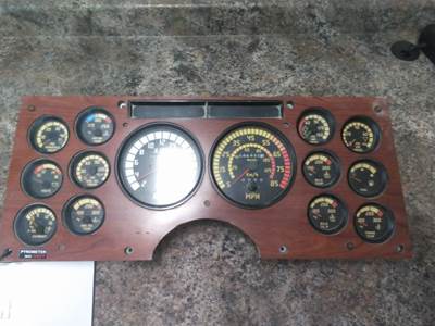 Mack CH613 Instrument Panel Cluster