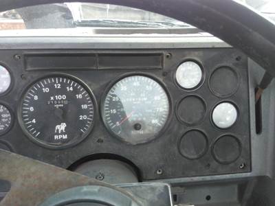 Mack CH613 Instrument Panel Cluster